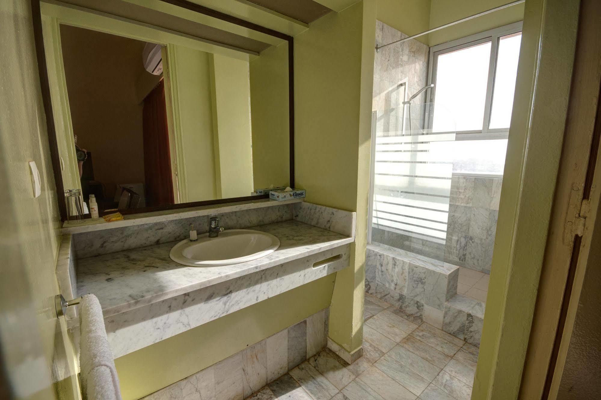 Ngor Diarama Hotel Dakar Luaran gambar